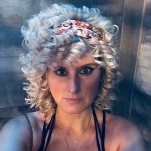 Meet your Posher, Rebecca